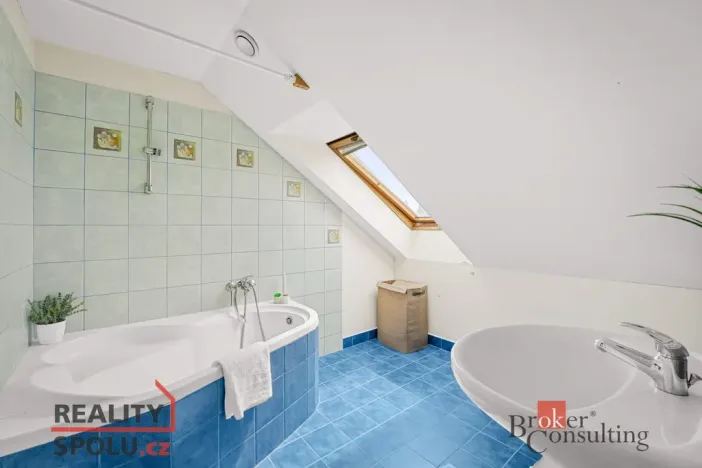 Prodej bytu 3+1, Dvůr Králové nad Labem, Klazarova, 100 m2