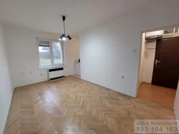 Pronájem bytu 1+kk, Bruntál, Švermova, 24 m2