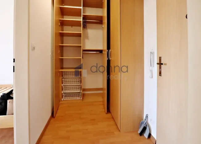 Prodej bytu 1+kk, Praha, Poděbradská, 36 m2
