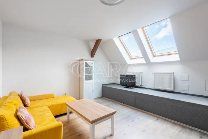 Pronájem bytu 2+kk, Praha - Karlín, Sokolovská, 62 m2