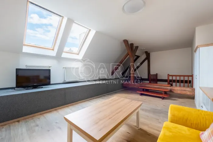 Pronájem bytu 2+kk, Praha - Karlín, Sokolovská, 62 m2