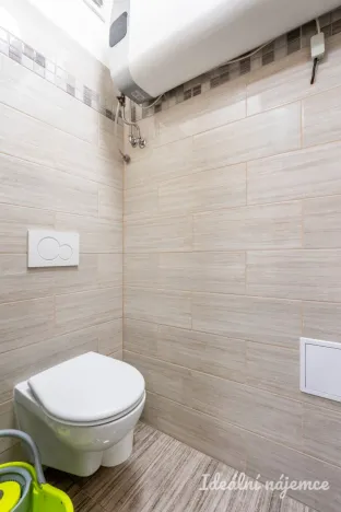 Pronájem bytu 1+1, Praha, Kukelská, 26 m2