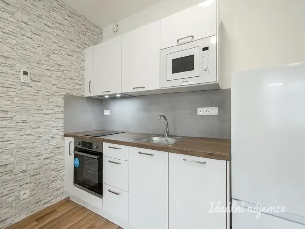 Pronájem bytu 1+kk, Praha - Uhříněves, Ke kříži, 33 m2