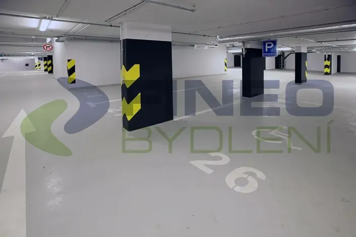 Pronájem garáže, Praha - Karlín, Sokolovská, 12 m2