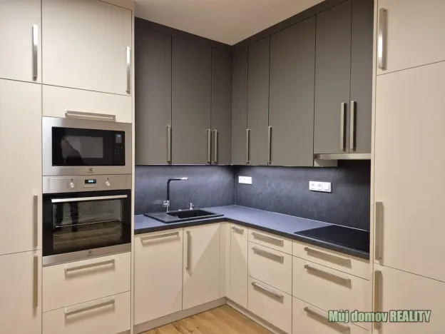 Pronájem bytu 2+kk, Praha - Nusle, Mužíkova, 52 m2