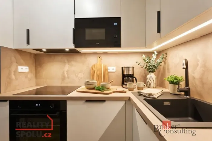 Pronájem bytu 2+kk, Praha - Žižkov, Roháčova, 56 m2