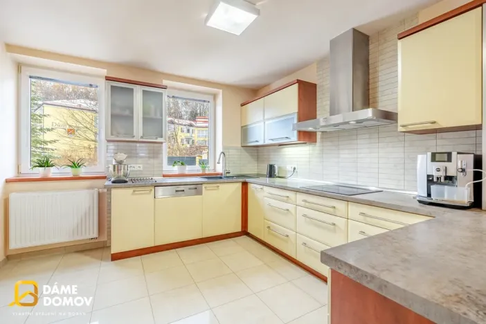 Prodej rodinného domu, Kostelec u Holešova, 260 m2