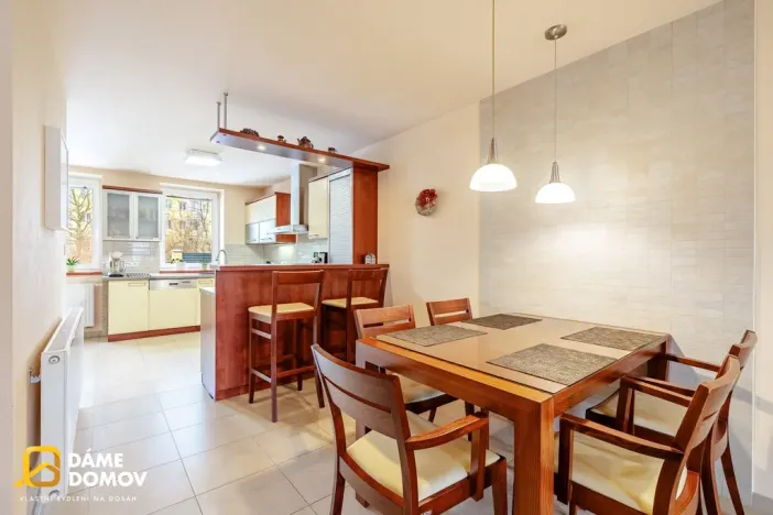 Prodej rodinného domu, Kostelec u Holešova, 260 m2