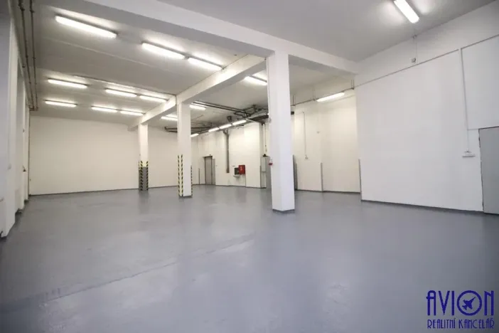 Pronájem skladu, Praha - Strašnice, U trati, 263 m2