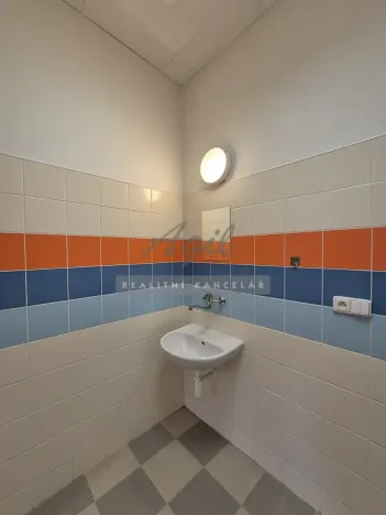 Pronájem kanceláře, Šlapanice, 293 m2