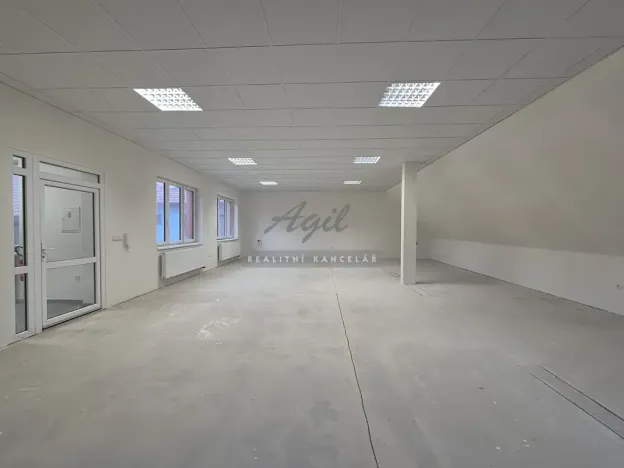 Pronájem kanceláře, Šlapanice, 293 m2