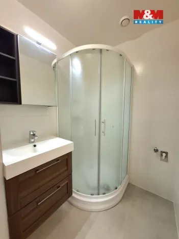 Pronájem bytu 1+kk, Klecany, V Honech, 29 m2