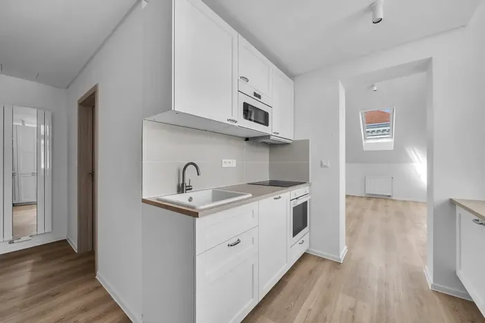 Pronájem bytu 2+1, Praha - Smíchov, Grafická, 64 m2