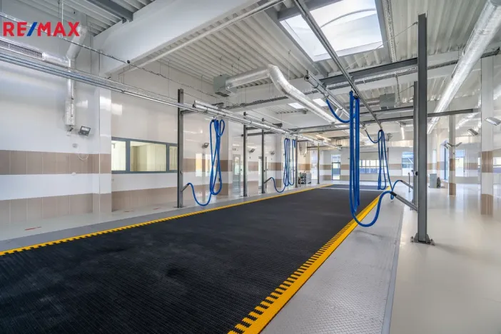 Prodej komerční nemovitosti, Karlovy Vary, 1967 m2