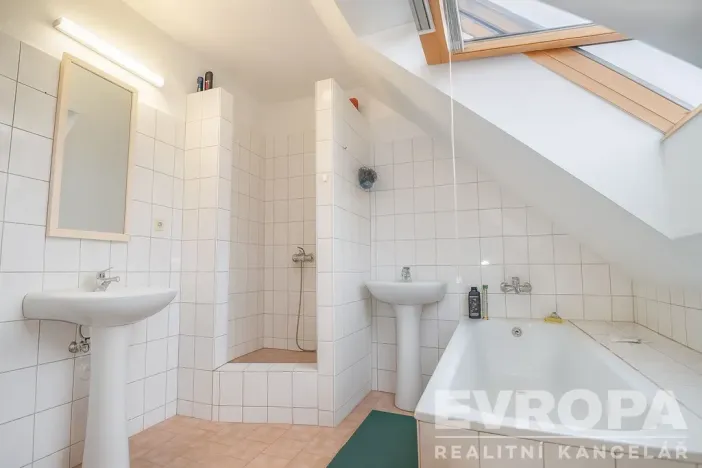 Prodej rodinného domu, Praha - Krč, Branická, 235 m2