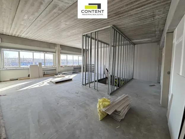 Pronájem výrobních prostor, Vrskmaň, Průmyslová, 4300 m2