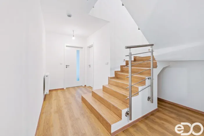 Prodej rodinného domu, Hradec Králové - Plotiště nad Labem, Zahrádkářská, 122 m2