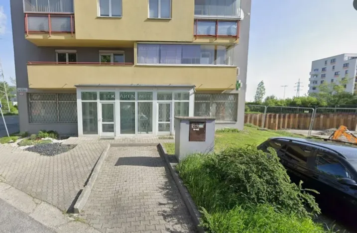 Pronájem obchodního prostoru, Bratislava, Slovenská republika, Pri Šajbách 9335/34, 102 m2