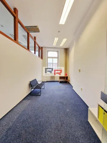 Pronájem kanceláře, Olomouc, Dolní náměstí, 67 m2