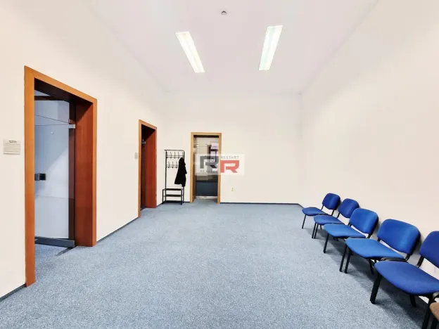 Pronájem kanceláře, Olomouc, Dolní náměstí, 67 m2