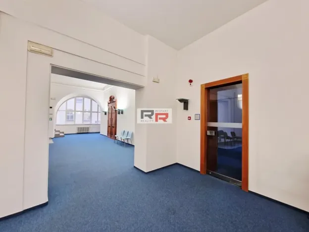 Pronájem kanceláře, Olomouc, Dolní náměstí, 67 m2