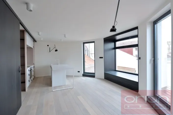 Pronájem bytu 2+kk, Praha - Vinohrady, náměstí Jiřího z Poděbrad, 60 m2