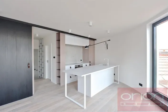 Pronájem bytu 2+kk, Praha - Vinohrady, náměstí Jiřího z Poděbrad, 60 m2