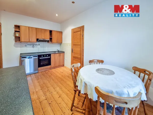 Prodej bytu 2+1, Teplice - Trnovany, Masarykova třída, 67 m2