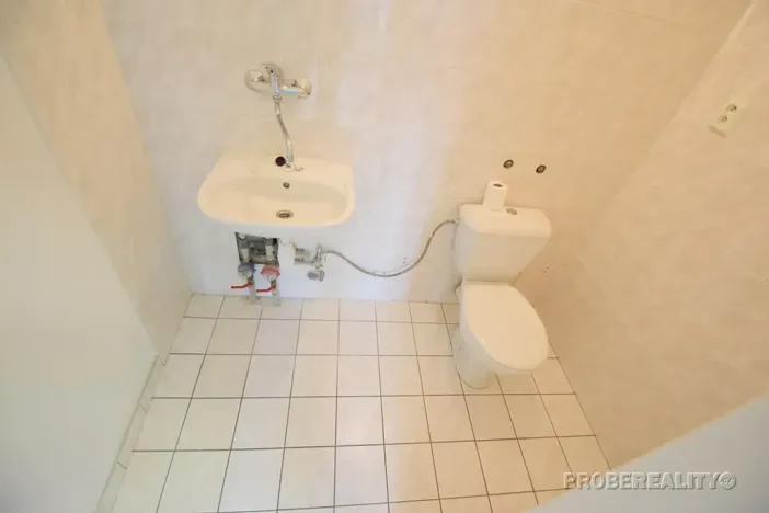 Pronájem kanceláře, Beroun, V Pražské bráně, 71 m2