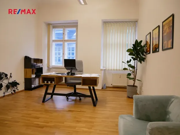 Pronájem kanceláře, Praha - Malá Strana, Karmelitská, 27 m2