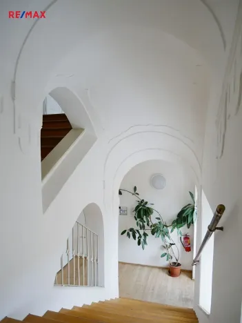 Pronájem kanceláře, Praha - Malá Strana, Karmelitská, 27 m2