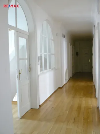 Pronájem kanceláře, Praha - Malá Strana, Karmelitská, 27 m2