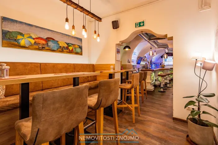 Prodej restaurace, Retz, Znaimerstraße, 200 m2