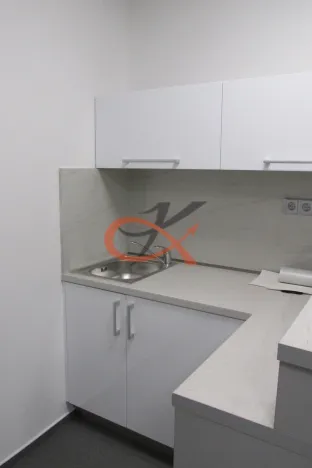 Pronájem kanceláře, Valašské Meziříčí, Náměstí, 16 m2