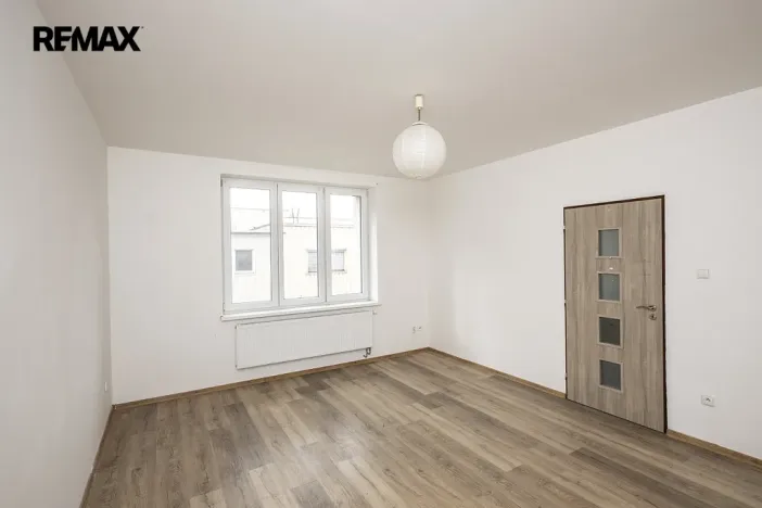 Pronájem bytu 2+1, Strakonice - Strakonice II, Komenského, 60 m2