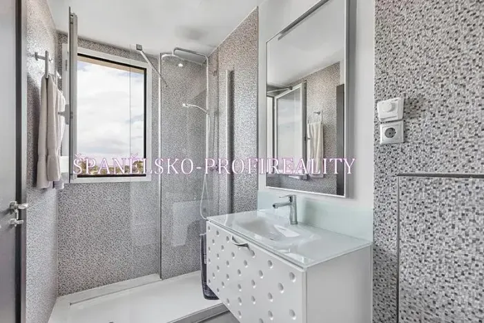 Prodej bytu 3+kk, Torrevieja, Španělsko, 66 m2