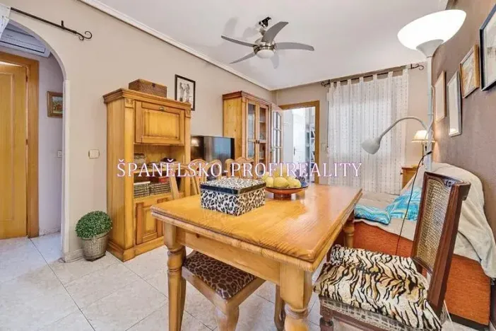 Prodej rodinného domu, Torrevieja, Španělsko, Ronda César Cánovas Girada, 50 m2