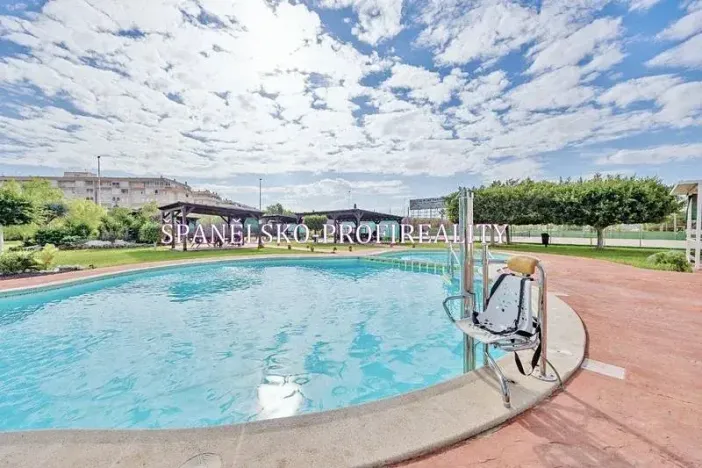 Prodej rodinného domu, Torrevieja, Španělsko, Ronda César Cánovas Girada, 50 m2