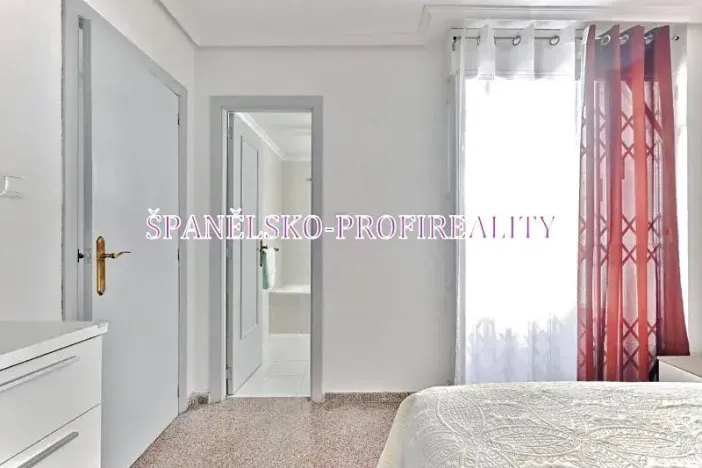 Prodej bytu 3+1, Torrevieja, Španělsko, 100 m2