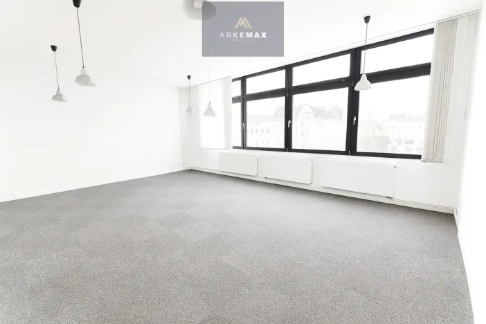 Pronájem obchodního prostoru, Ostrava - Moravská Ostrava, Masarykovo náměstí, 678 m2