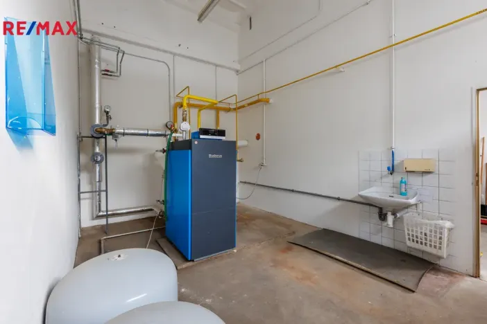 Pronájem výrobních prostor, Chodová Planá, Kyjovská, 1300 m2