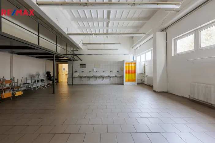 Pronájem výrobních prostor, Chodová Planá, Kyjovská, 1300 m2