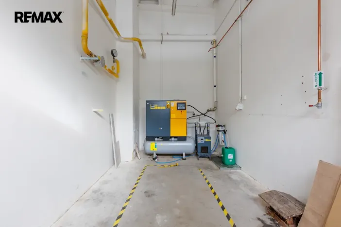 Pronájem výrobních prostor, Chodová Planá, Kyjovská, 1300 m2