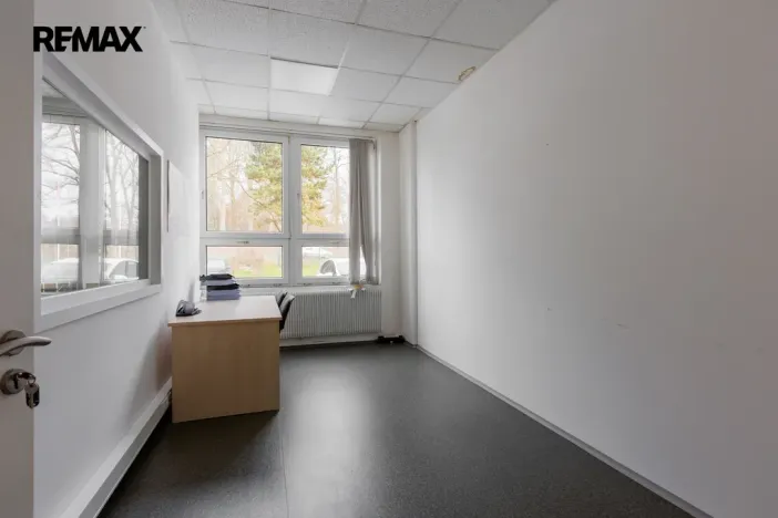 Pronájem výrobních prostor, Chodová Planá, Kyjovská, 1300 m2