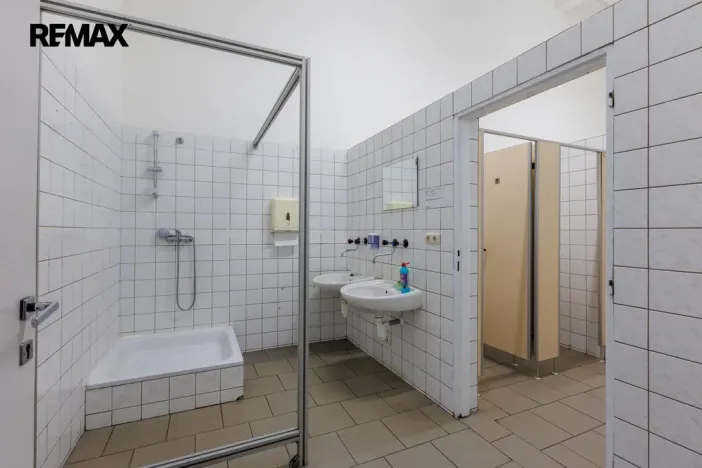 Pronájem výrobních prostor, Chodová Planá, Kyjovská, 1300 m2