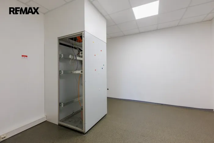 Pronájem výrobních prostor, Chodová Planá, Kyjovská, 1300 m2