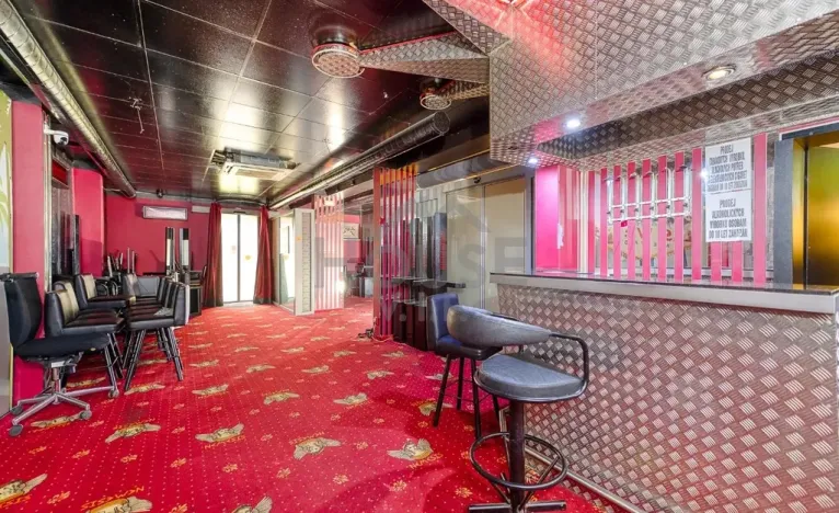 Prodej restaurace, Praha - Kobylisy, Chabařovická, 295 m2