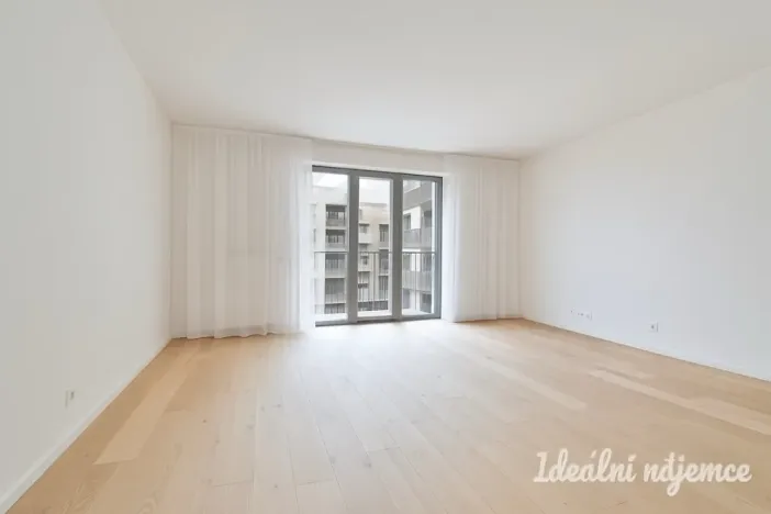 Pronájem bytu 1+kk, Brno, Bratislavská, 35 m2