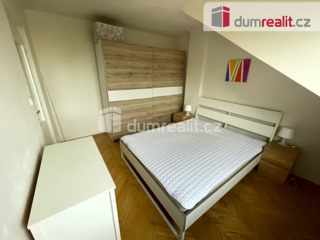 Pronájem bytu 2+kk, Praha - Smíchov, Na Skalce, 43 m2