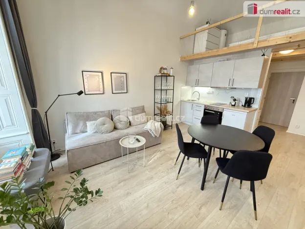 Pronájem bytu 1+kk, Praha - Smíchov, Na Valentince, 42 m2